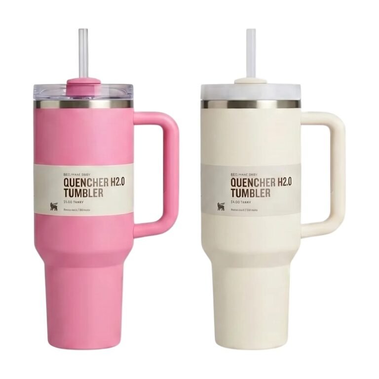 Thermosbeker in wit en roze met deksel, rietje en lang warm en koud houden voor onderweg