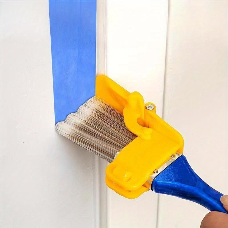 Blauwe verfkwast van imitatiewol in gebruik