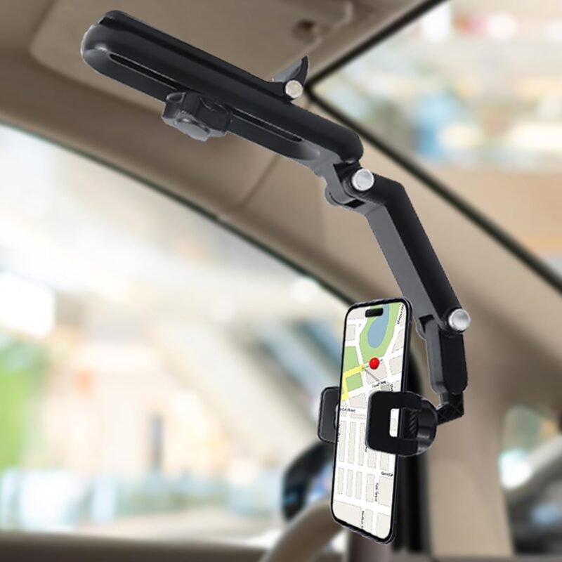 Telefoonhouder gemonteerd aan de zonneklep van een auto